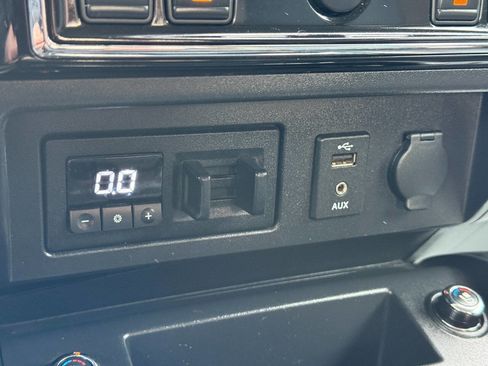 Used 2016 Nissan Titan Platinum Reserve image 28