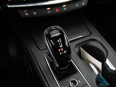 Used 2024 Cadillac XT4 Premium Luxury image 29