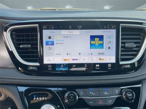 New 2026 Chrysler Pacifica Select image 22