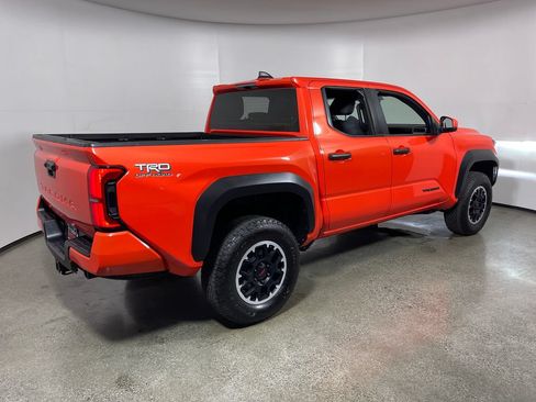 Certified 2024 Toyota Tacoma TRD Off-Road AWD/4WD image 3