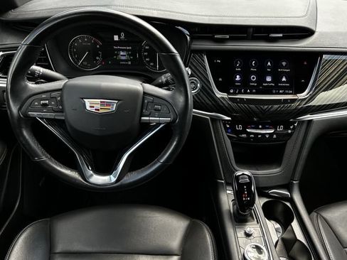 Used 2024 Cadillac XT6 Premium Luxury AWD/4WD image 13