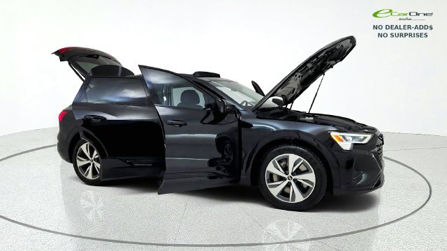 Used 2024 Audi Q8 e-tron Premium AWD/4WD image 21