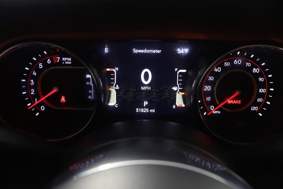Used 2022 Jeep Gladiator Rubicon w/ Cold Weather Group AWD/4WD image 18