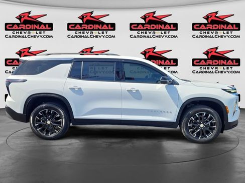 Used 2026 Chevrolet Traverse LT w/ Driver Confidence Package FWD image 2