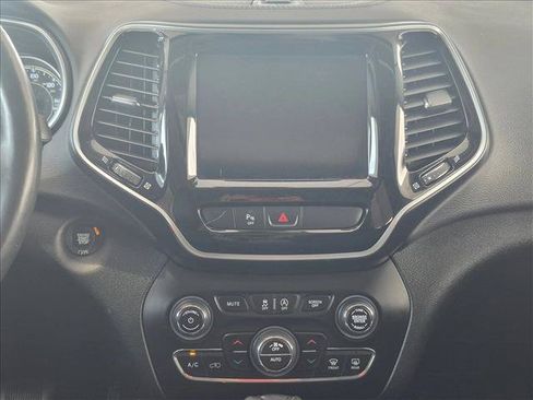 Used 2019 Jeep Cherokee Limited AWD/4WD image 14