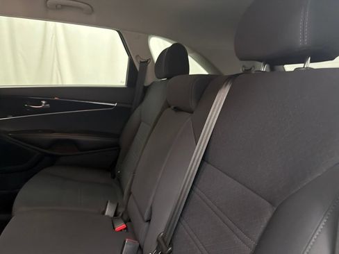 Used 2020 Kia Sorento FWD V6 image 20