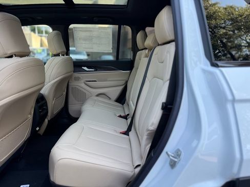 New 2026 Jeep Grand Cherokee Limited AWD/4WD image 21