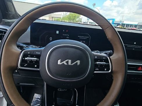 Used 2025 Kia Sorento SX Prestige w/ Olive Brown Leather Package image 13
