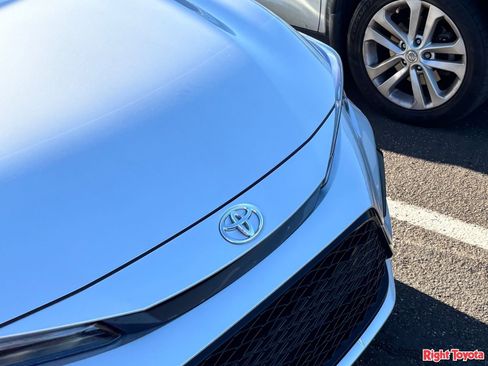 Used 2026 Toyota Corolla SE w/ SE Package image 7