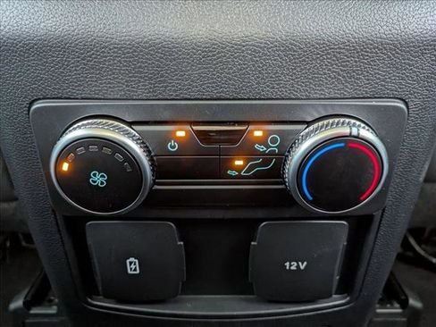 Used 2022 Ford Explorer XLT w/ Equipment Group 202A image 17