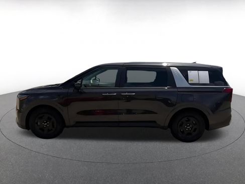 Used 2026 Kia Carnival FWD image 9