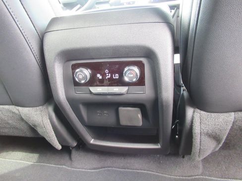 New 2026 Chevrolet Traverse Z71 w/ Enhanced Driving Package AWD/4WD image 28
