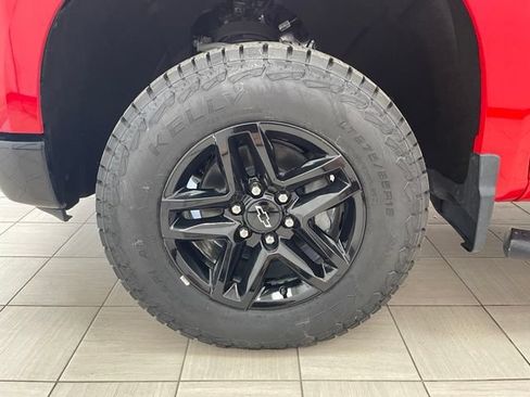 Certified 2024 Chevrolet Silverado 1500 LT Trail Boss w/ LT Trail Boss Premium Package AWD/4WD image 9