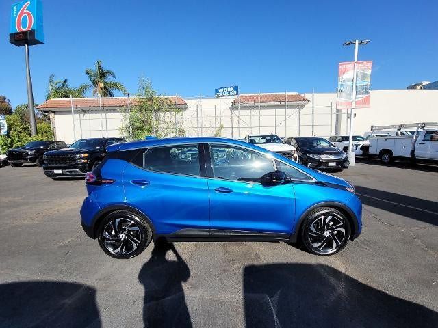 Used 2023 Chevrolet Bolt LT w/ Infotainment Package FWD image 9