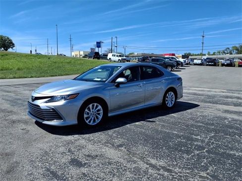Used 2023 Toyota Camry LE image 26