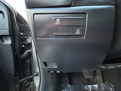 Used 2018 MAZDA MAZDA3 Sport image 19