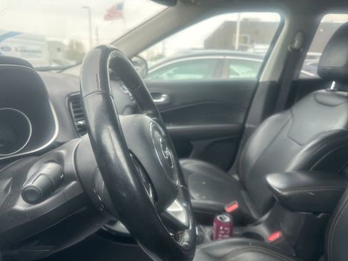 Used 2019 Jeep Compass Limited AWD/4WD image 32