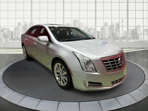 Used 2014 Cadillac XTS Luxury image 1