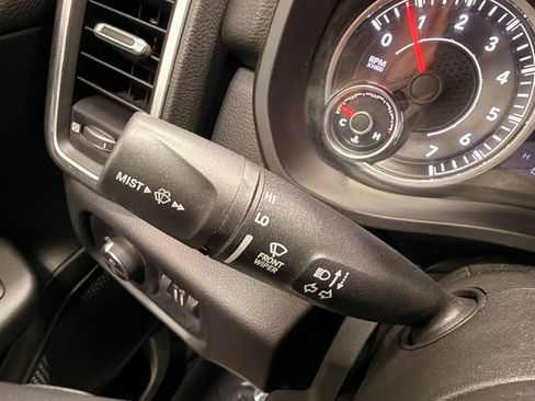 Used 2019 RAM 1500 Big Horn AWD/4WD image 32