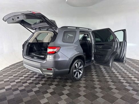 Used 2025 Honda Pilot Touring image 17