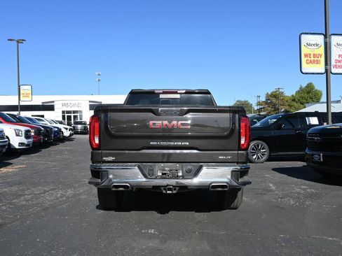 Used 2022 GMC Sierra 1500 SLT AWD/4WD image 6