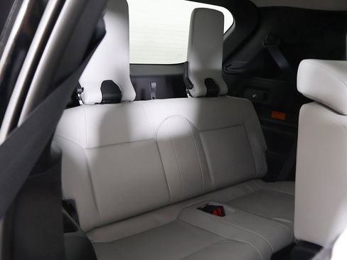 New 2025 Mitsubishi Outlander SEL image 36