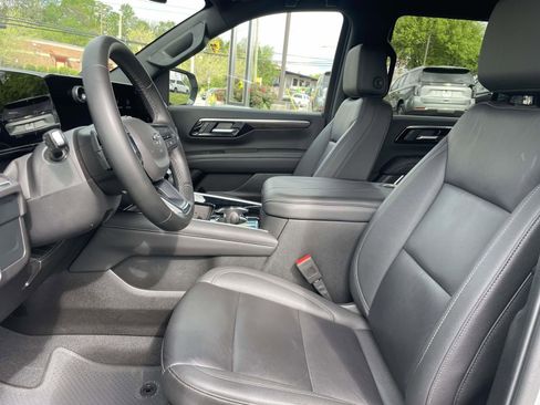 Used 2025 Chevrolet Tahoe Z71 AWD/4WD image 25