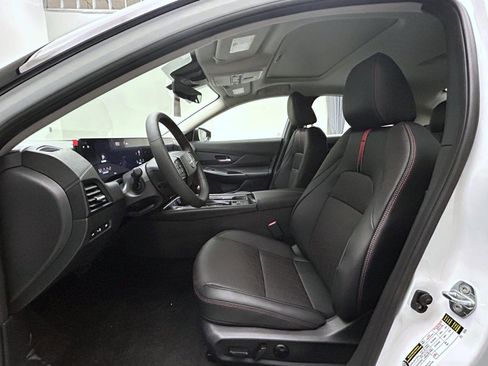 New 2026 Nissan Sentra SR w/ SR Premium Package FWD image 10