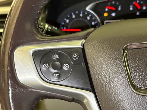 Used 2021 GMC Acadia SLT w/ Premium Package FWD image 33
