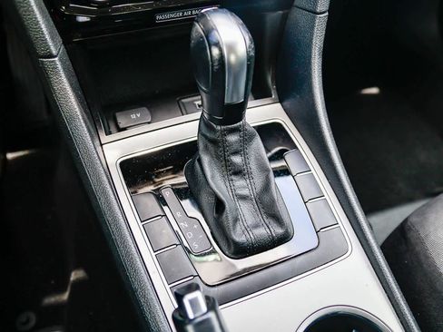 Used 2021 Volkswagen Passat 2.0T S FWD image 22