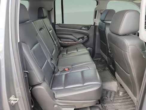 Used 2019 GMC Yukon XL SLT w/ Open Road Package RWD image 10