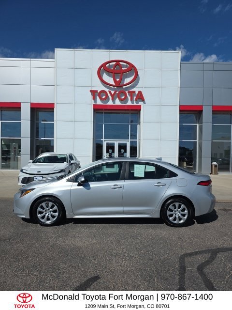 Used 2025 Toyota Corolla LE FWD image 2
