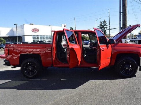 Used 2018 Chevrolet Silverado 1500 LT w/ LT Eassist Package image 32