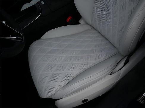 New 2026 Mercedes-Benz E 450 4MATIC All-Terrain Wagon image 29