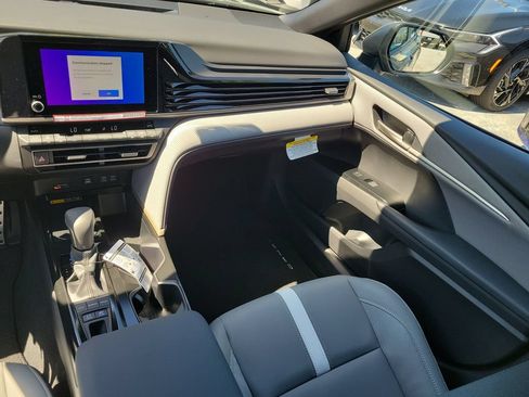 New 2026 Toyota Camry SE w/ Convenience Package FWD image 29
