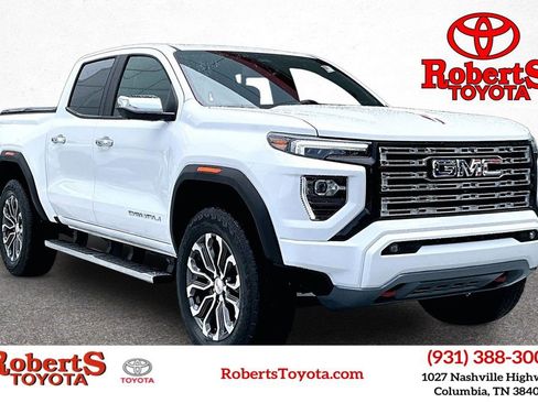 Used 2025 GMC Canyon Denali AWD/4WD image 1