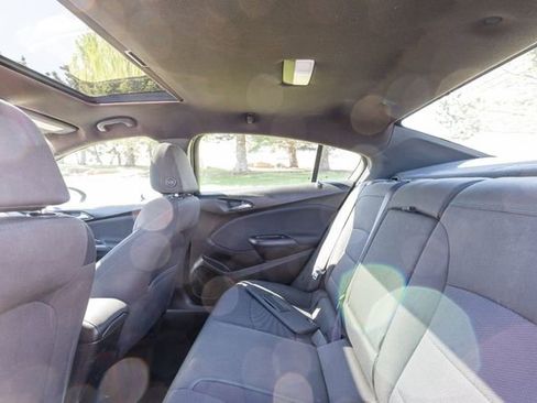 Used 2017 Chevrolet Cruze LT w/ Convenience Package FWD image 13