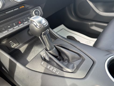 Used 2025 Ford Mustang Premium image 23