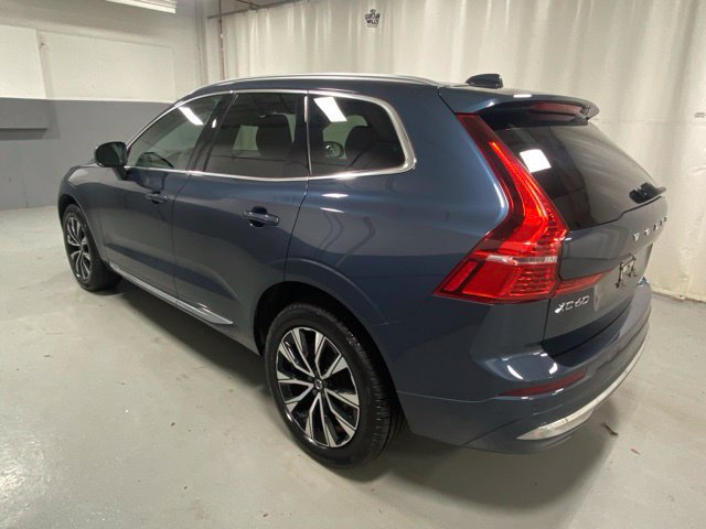 Certified 2023 Volvo XC60 B5 Plus AWD/4WD image 3