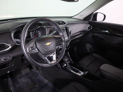 Used 2022 Chevrolet TrailBlazer LT w/ Sun and Liftgate Package image 28