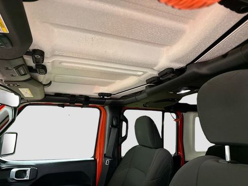 Used 2018 Jeep Wrangler Unlimited Sport S image 23