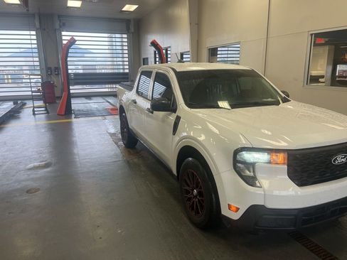 Used 2025 Ford Maverick XL w/ Equipment Group 102A AWD/4WD image 8