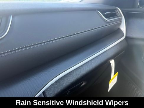 New 2025 Jeep Grand Cherokee L Altitude image 21