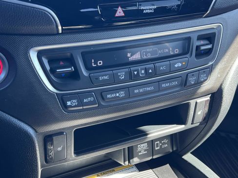Used 2022 Honda Pilot TrailSport image 16