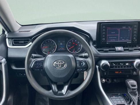 Used 2021 Toyota RAV4 LE AWD/4WD image 11