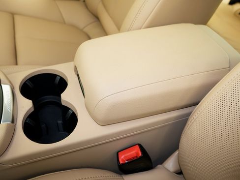 New 2026 Porsche Macan image 32