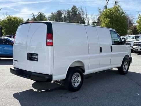 New 2026 Chevrolet Express 2500 RWD image 8