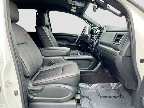 Used 2023 Nissan Titan PRO-4X image 29