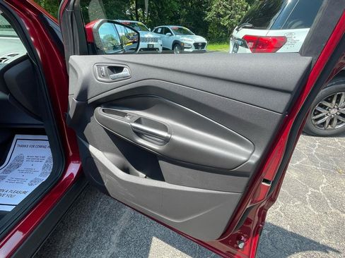 Used 2017 Ford Escape SE AWD/4WD image 28