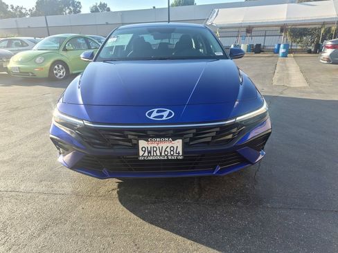 Certified 2026 Hyundai Elantra SE FWD image 4